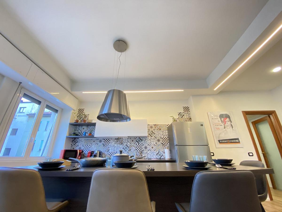 Stylish Apartment In Como Downtown Eksteriør billede
